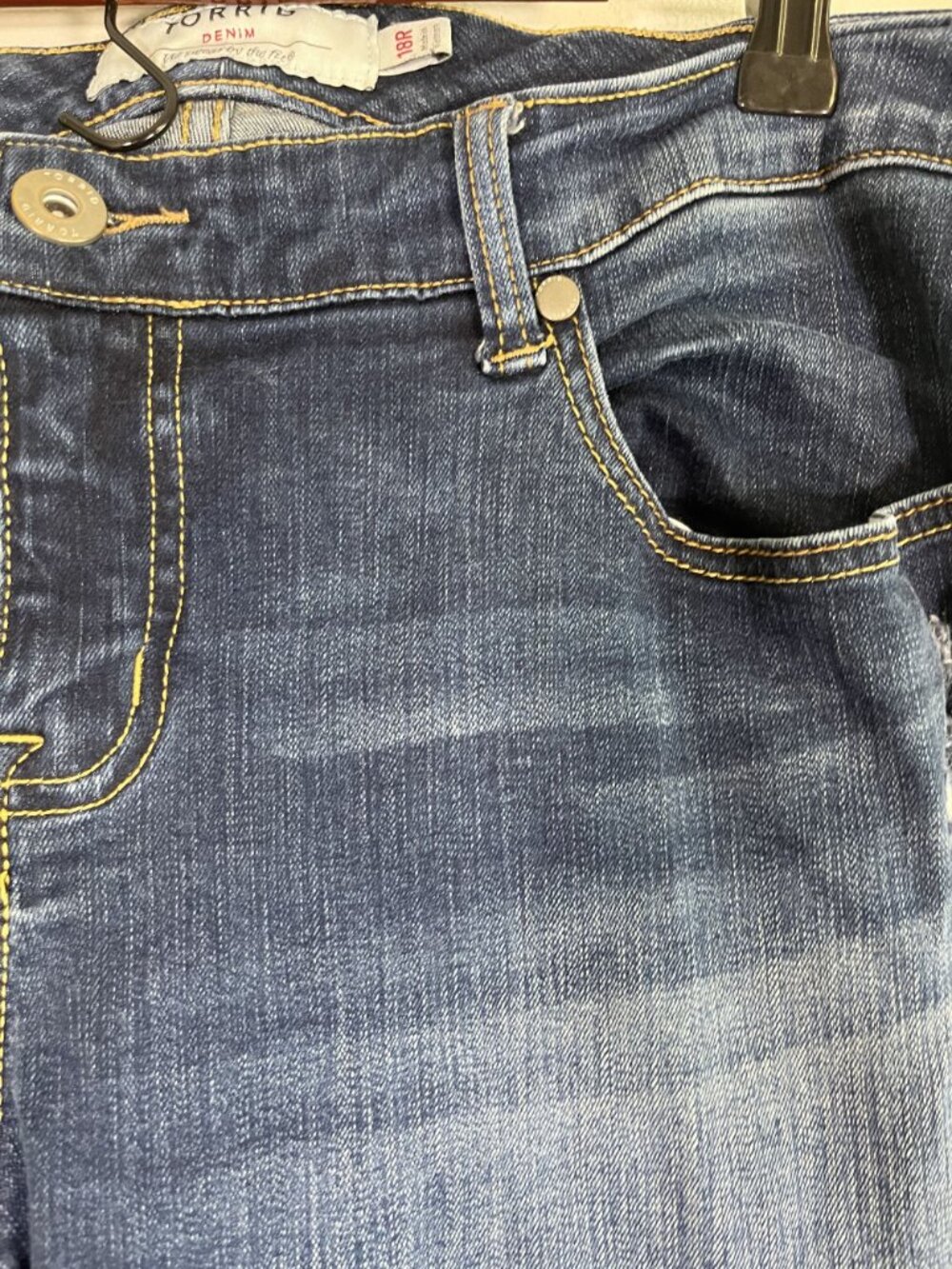 Torrid Boyfriend Denim Jeans 18R Blue Distressed Neutral Faded Classic Chic - Picture 4 of 10